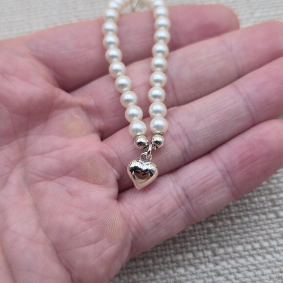 6 Inch Sterling Silver Faux Pearl Heart Charm Small Bracelet A5701 - Picture 3 of 6